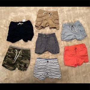 BabyGap Bundle of 7 pairs of GUC 6-12 month shorts!